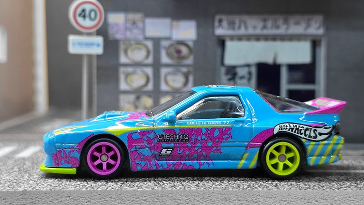 ماکت ماشین هات ویلز مدل مزدا FC PANDEM RX-7 سری پرمیوم - راشل مدل